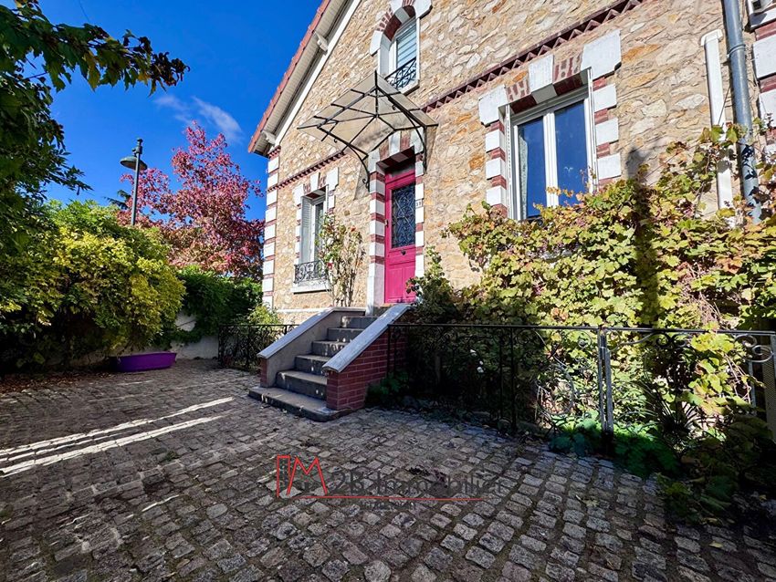 Image Façade à  maison individuelle de Saint-Thibault-des-Vignes