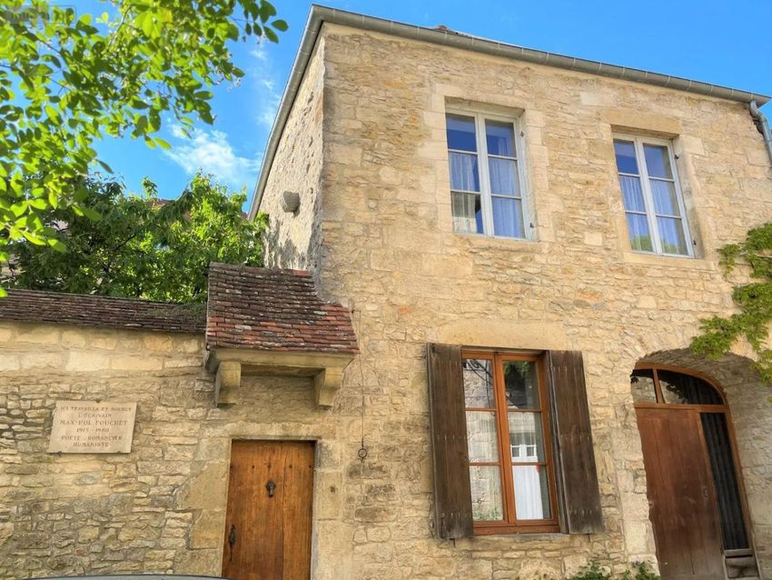 Image Façade à  villa de Vézelay