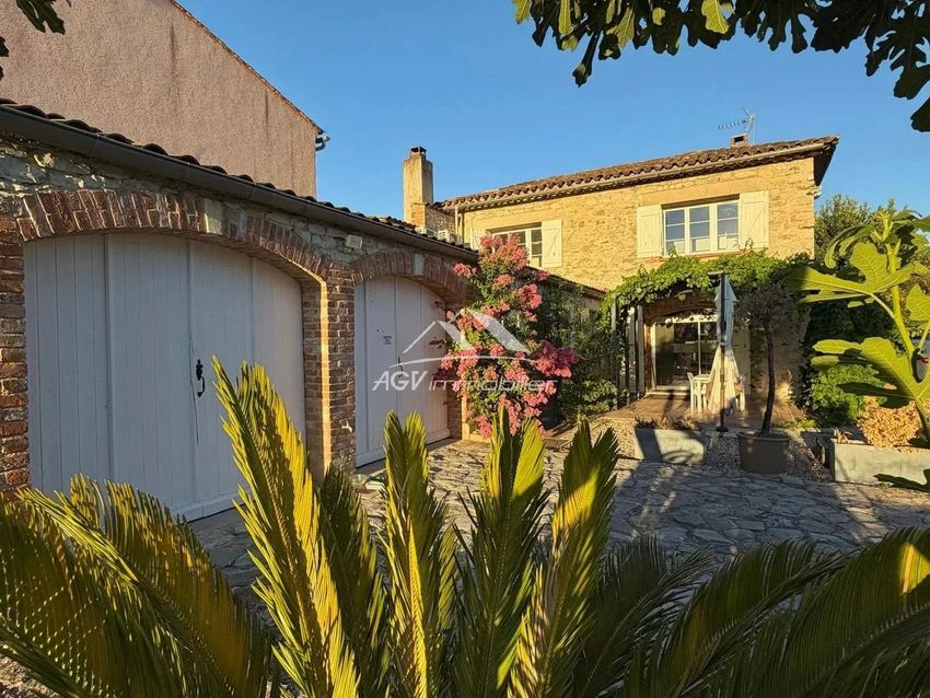 Image Façade à  maison individuelle de Saint-Jean-de-Serres