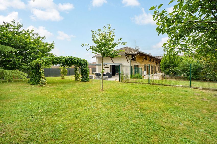 Image Façade à  maison individuelle de Grièges