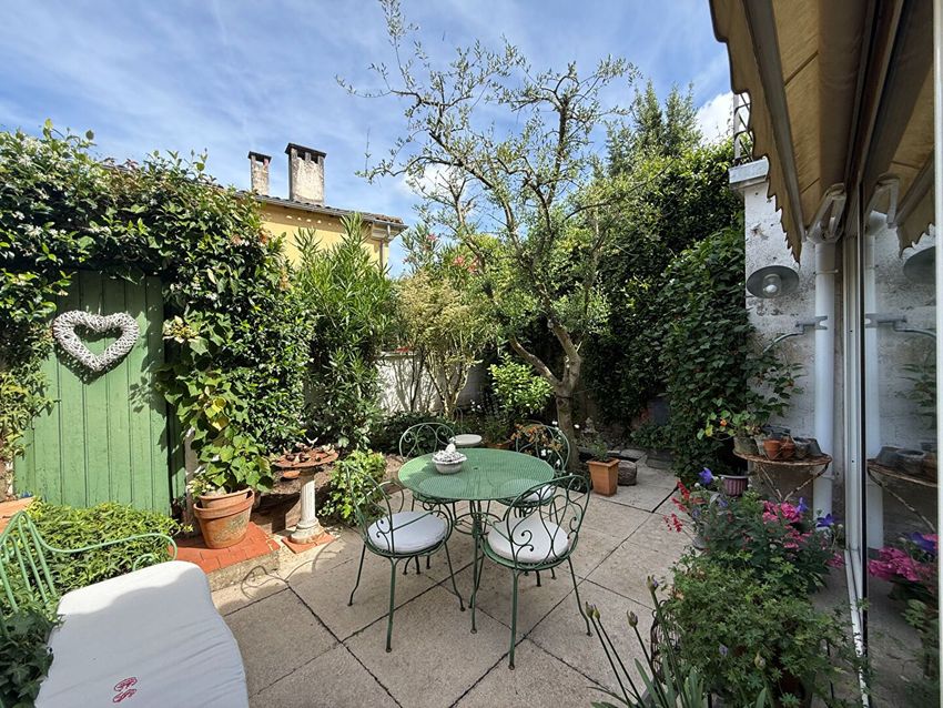 Image Terrasse à  maison mitoyenne de Villeneuve-sur-Lot