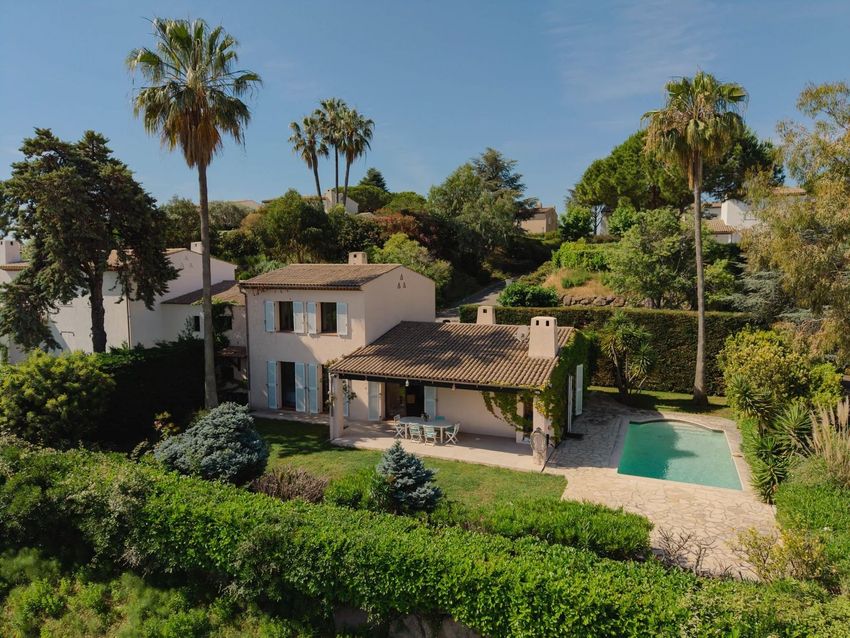 Image Façade à  villa de Villeneuve-Loubet