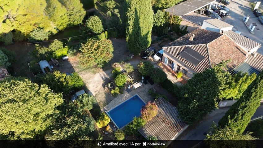 Image Piscine à  maison individuelle de Villecroze