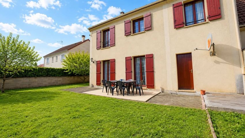 Image Façade à  maison individuelle de Issou