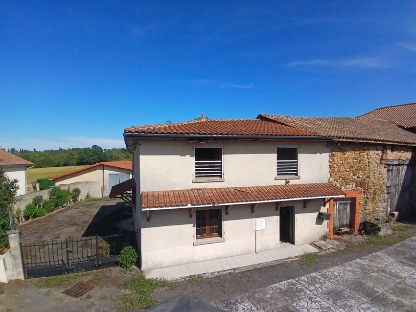 Image Façade à  maison individuelle de Terres-de-Haute-Charente