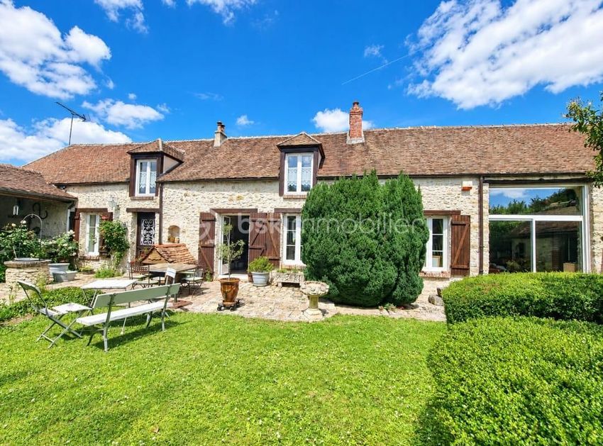 Image Façade à  propriété agricole de Saint-Brice