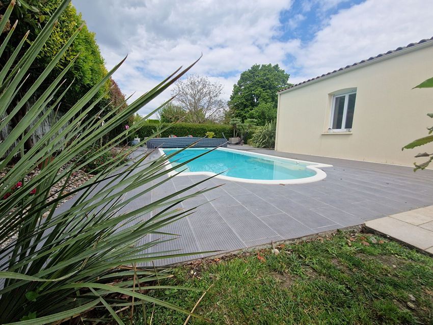 Image Piscine à  maison individuelle de Vouhé