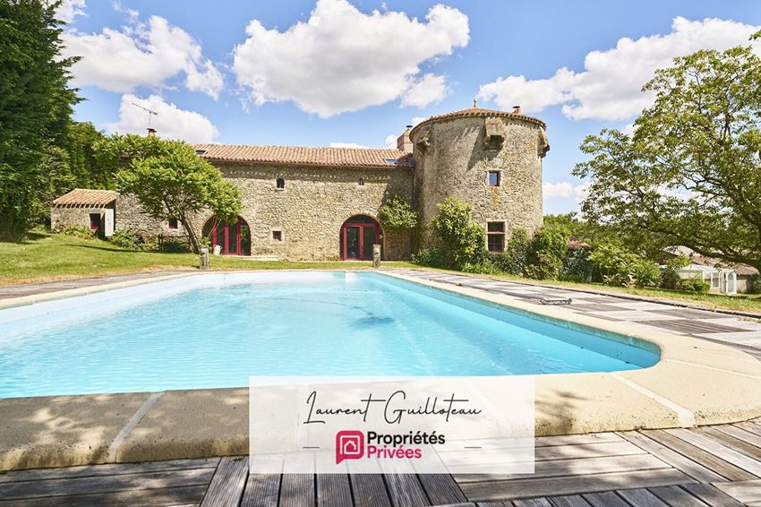 Image Piscine à  maison de maître de La Gaubretière