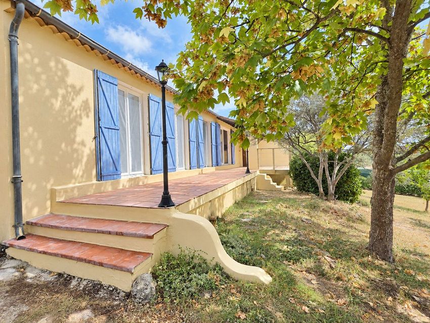 Image Façade à  maison individuelle de Aups