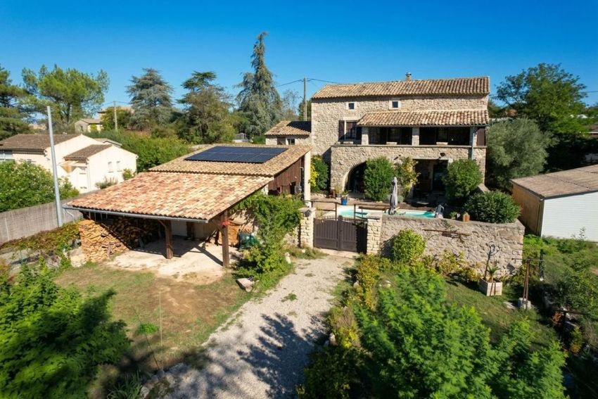 Image Façade à  maison individuelle de Vallon-Pont-d'Arc