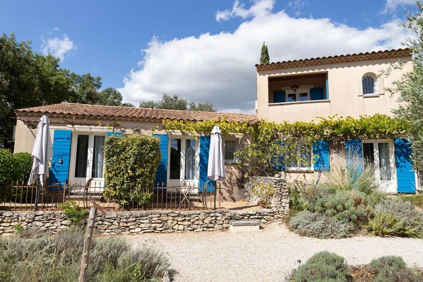 Image Façade à  maison individuelle de Lacoste