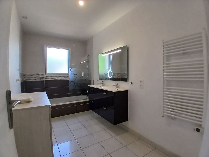 Image Salle de bains à  maison individuelle de Saint-Renan