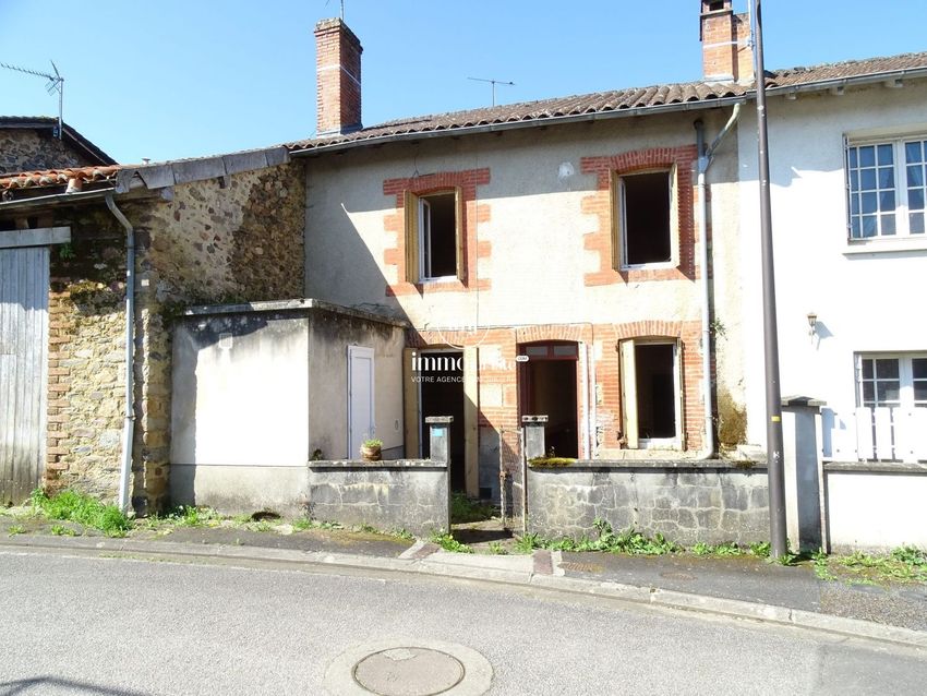 Image Façade à  maison individuelle de Rochechouart