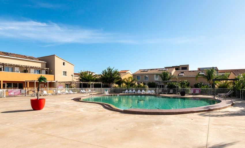 Image Piscine à  maison mitoyenne de Latour-Bas-Elne