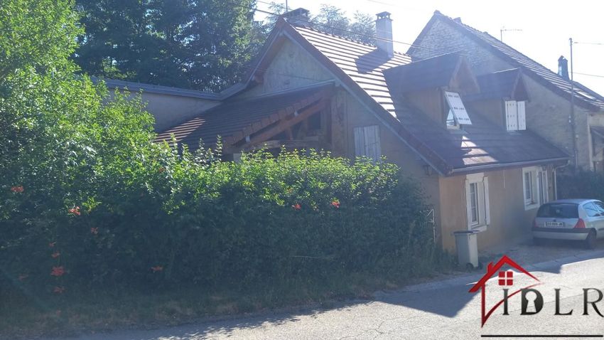 Image Façade à  maison de village de Arlay
