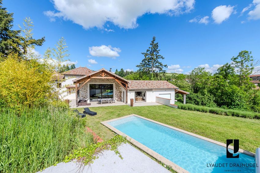 Image Piscine à  maison individuelle de Néronde