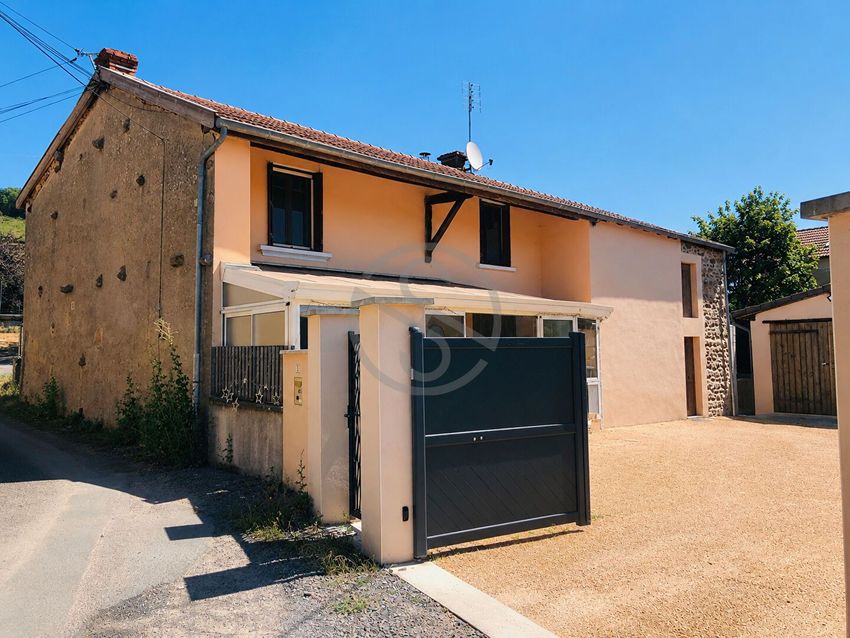 Image Façade à  maison individuelle de Matour