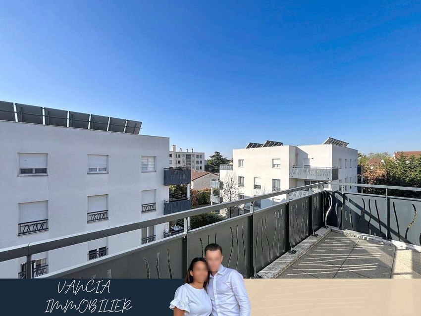 Image Terrasse à appartement de 120 Rue de la République