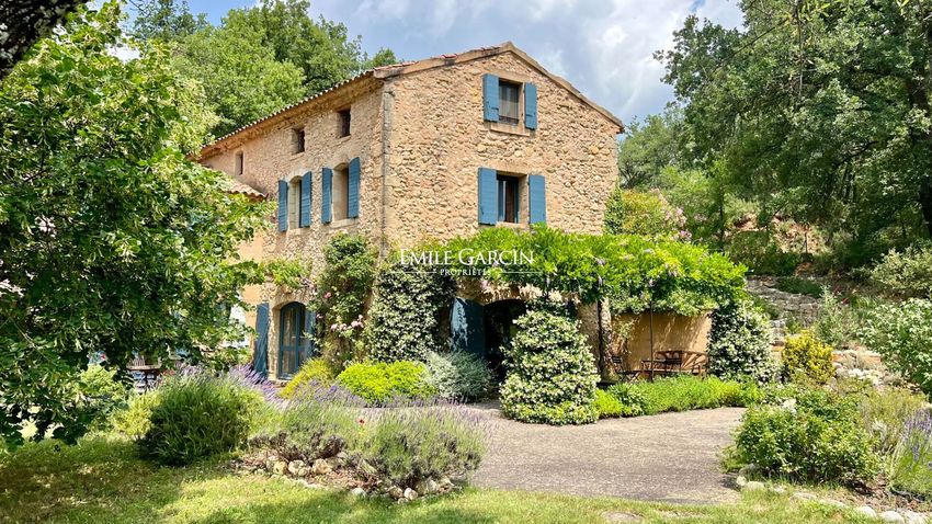 Image Façade à  maison individuelle de Grambois