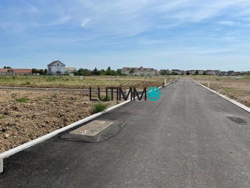 Image Vue à terrain de Sans numéro Rue du Tir