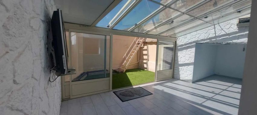 Image Terrasse à  maison de village de Chéroy