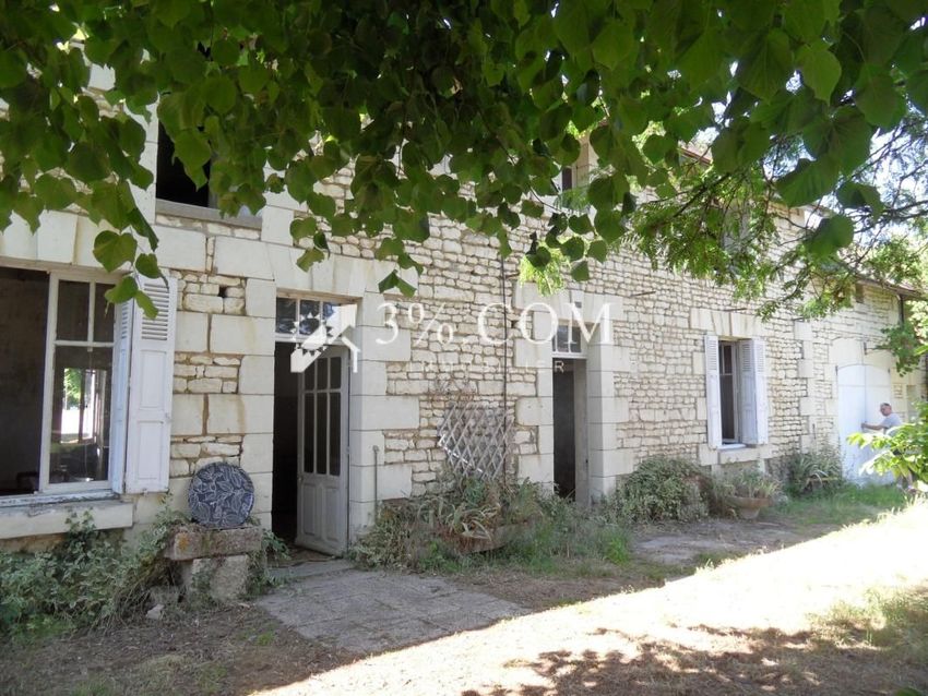 Image Façade à  maison de village de Berthegon