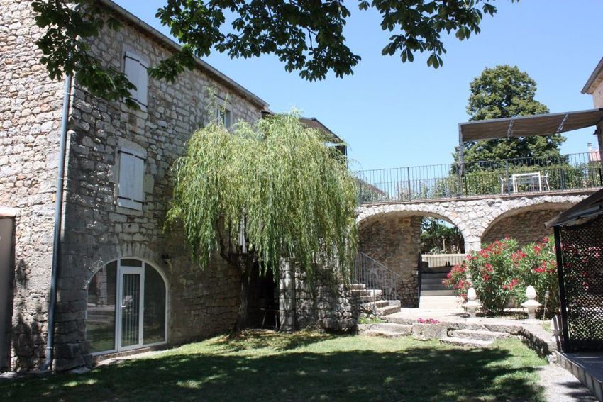 Image Façade à duplex de Berrias-et-Casteljau