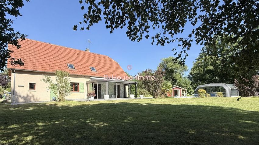 Image Façade à  villa de La Vendue-Mignot