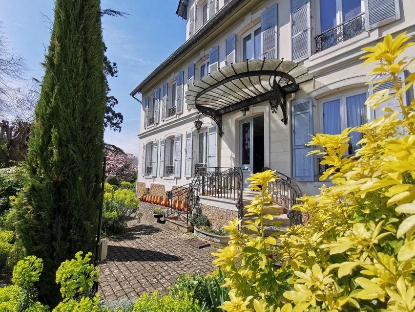 Image Façade à  propriété agricole de Mandres-les-Roses
