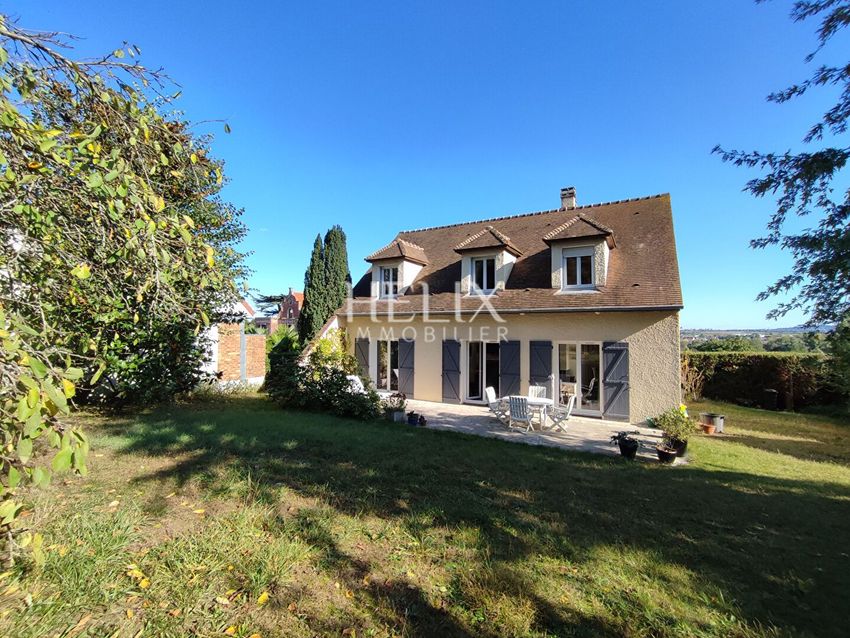 Image Façade à  maison individuelle de Le Mesnil-le-Roi