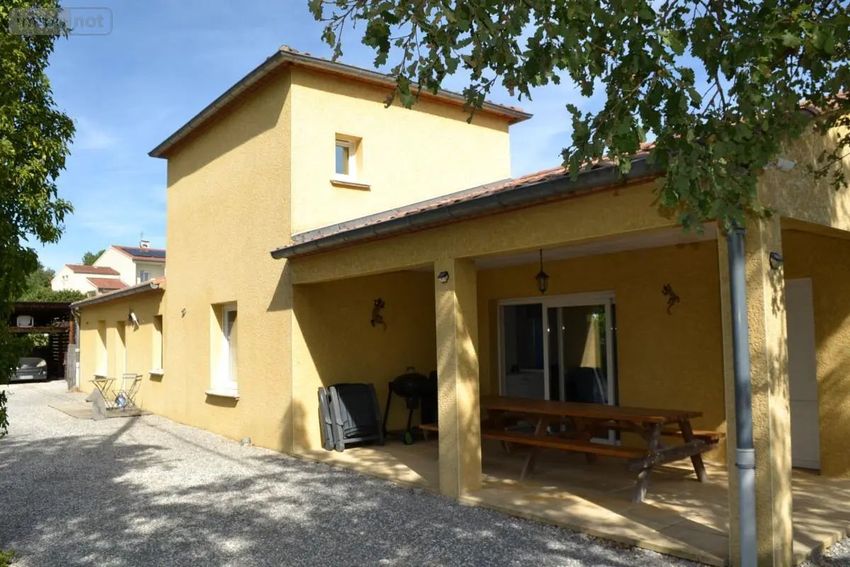 Image Façade à  maison individuelle de Largentière