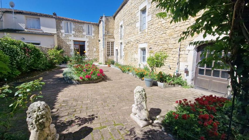 Image Façade à  propriété agricole de Le Gua