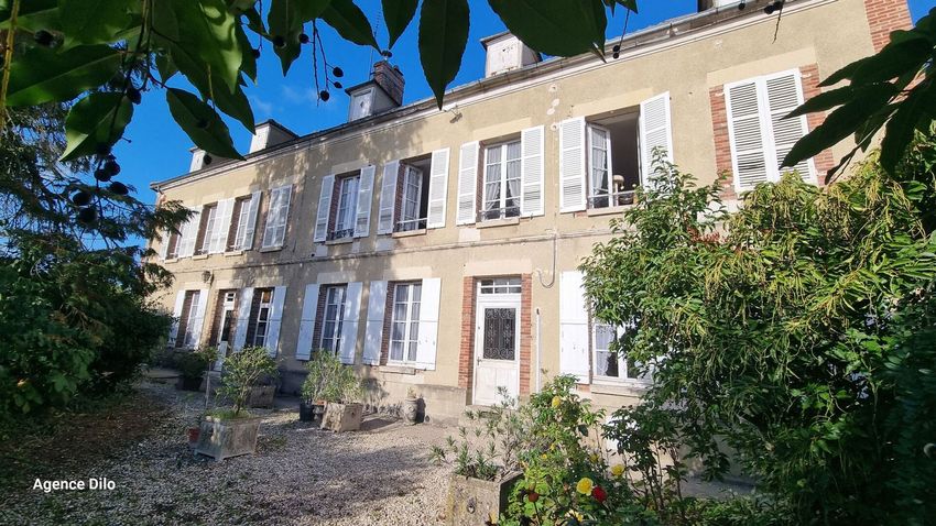 Image Façade à  maison mitoyenne de Saint-Florentin
