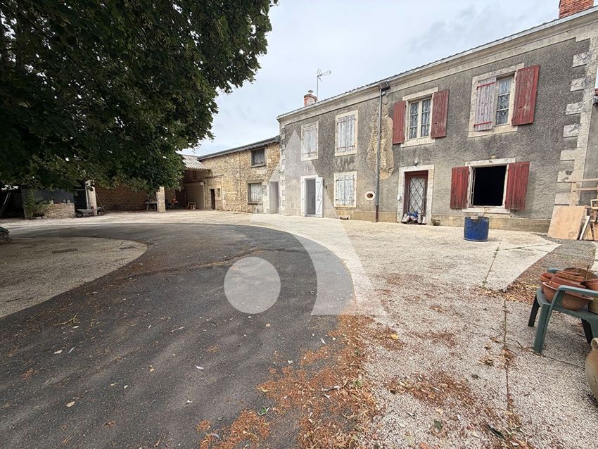 Image Façade à  maison individuelle de Aiffres
