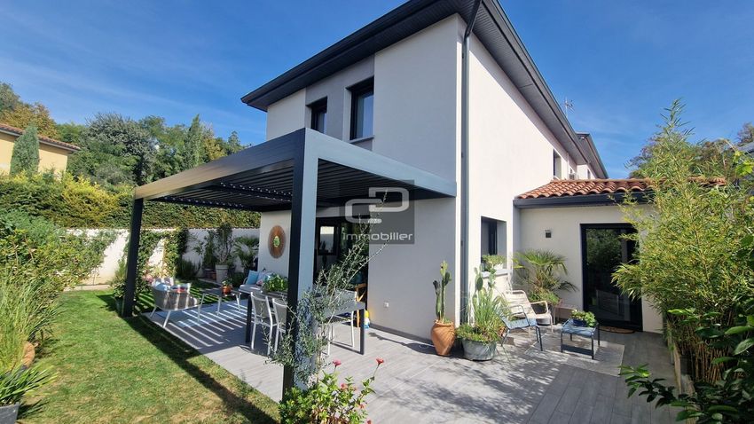 Image Façade à  maison individuelle de Genay