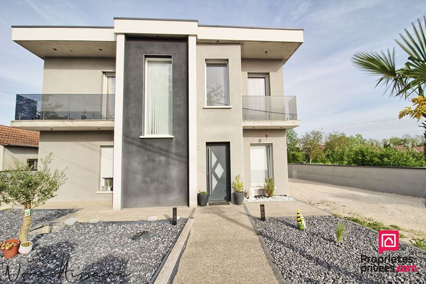 Image Façade à  maison individuelle de Chaussin