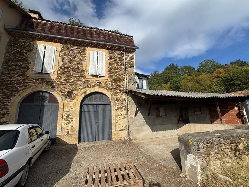 Image Façade à  maison individuelle de Latouille-Lentillac