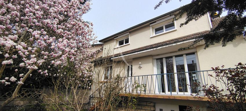 Image Façade à  maison individuelle de Orsay