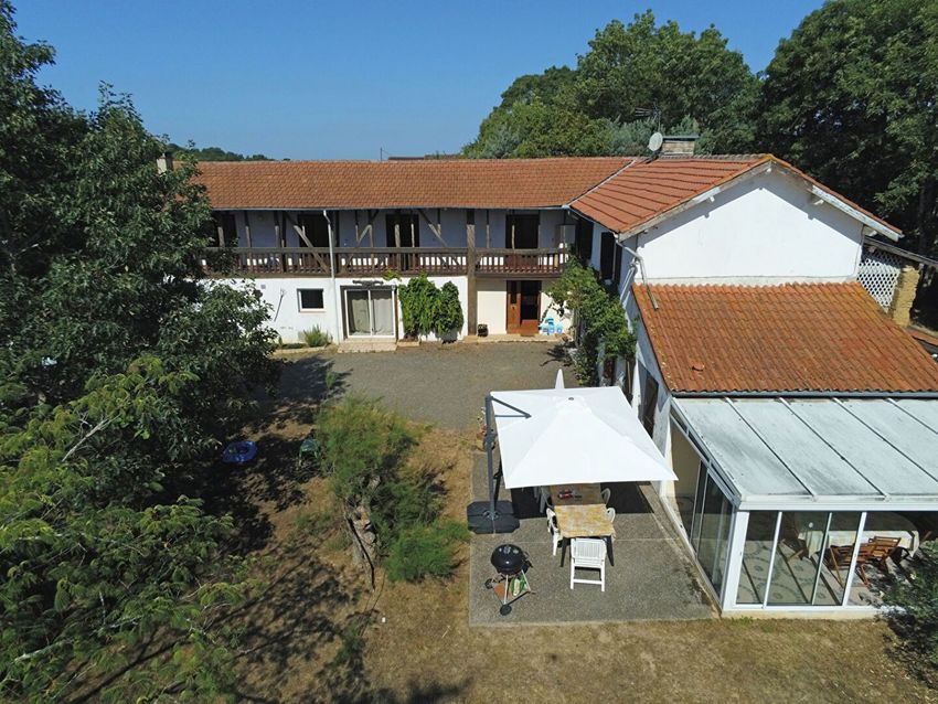 Image Façade à  maison individuelle de Laas