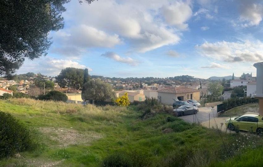 Image Vue à terrain de La Seyne-sur-Mer