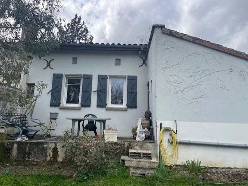 Image Façade à  maison de village de Venerque