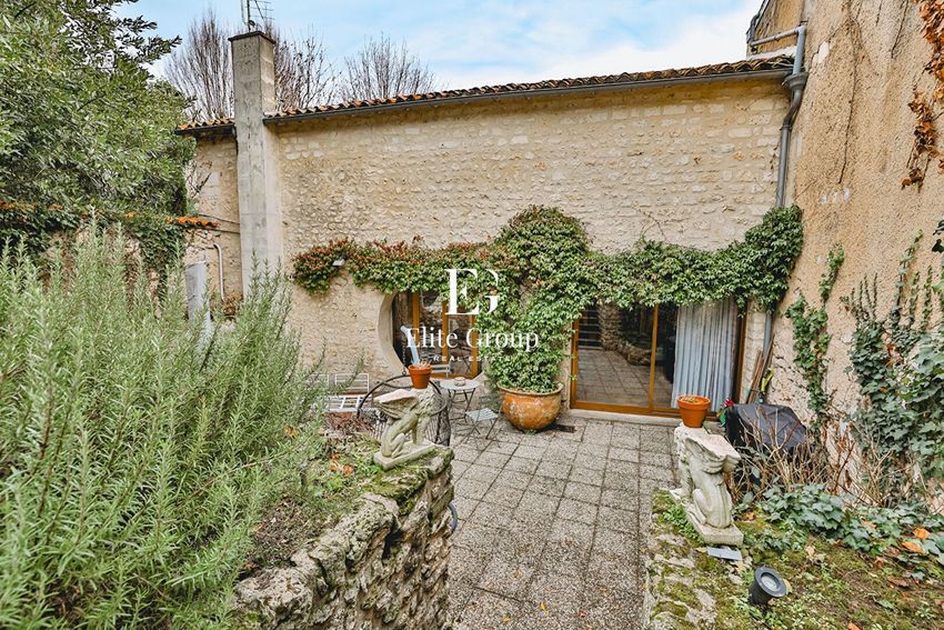 Image Façade à  maison mitoyenne de Châteauneuf-sur-Charente