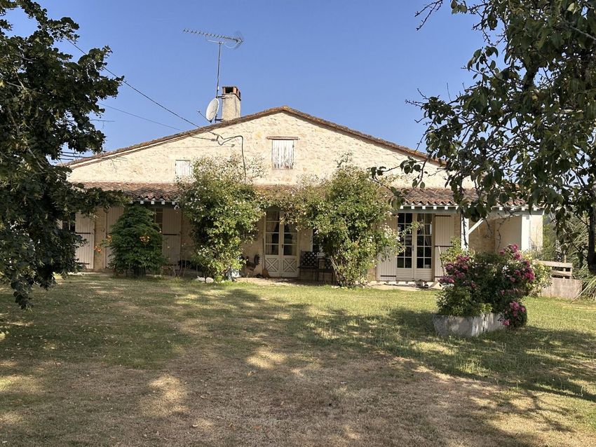 Image Façade à  maison individuelle de Duras