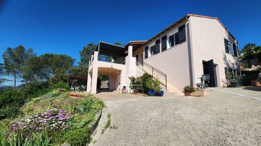 Image Façade à  maison individuelle de Vidauban