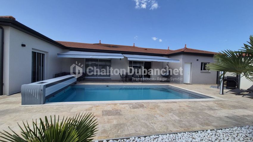 Image Piscine à  maison individuelle de Civens