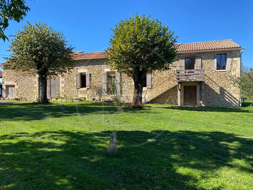 Image Façade à  maison individuelle de Gensac
