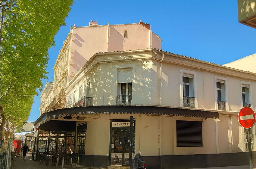 Image Façade à appartement de Sète