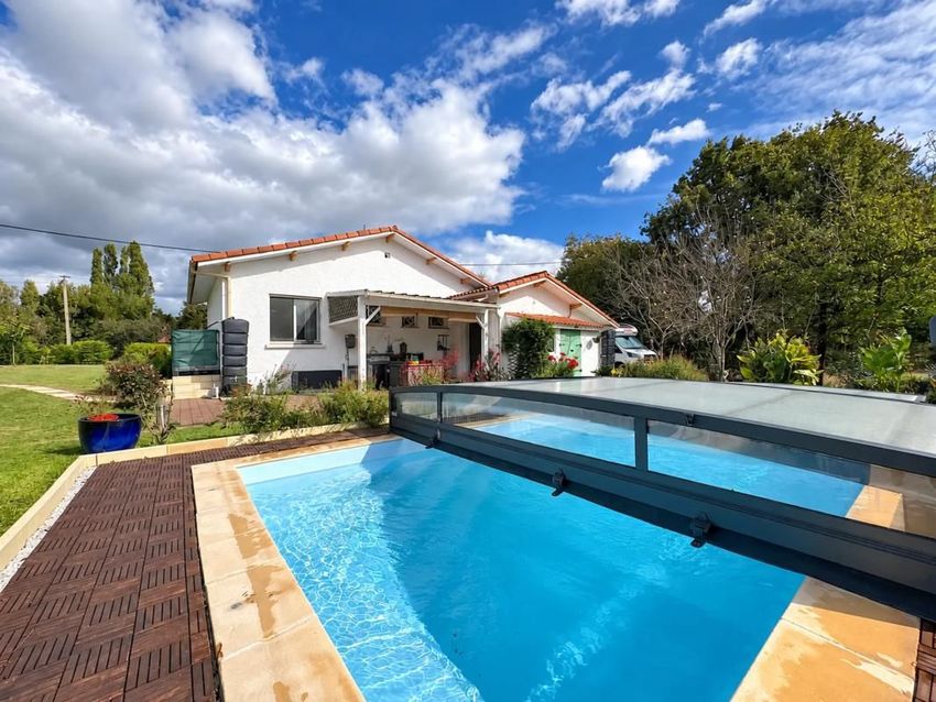Image Piscine à  maison individuelle de Le Houga