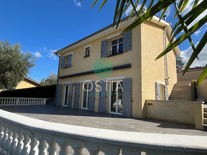 Image Façade à  villa de Rive-de-Gier