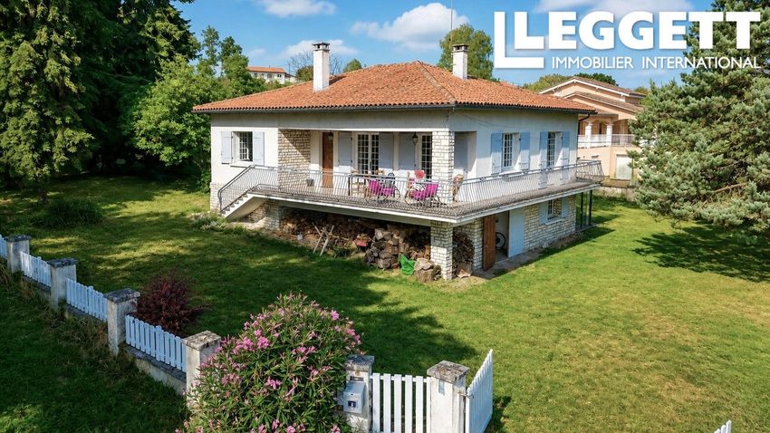 Image Façade à  propriété agricole de Chalais
